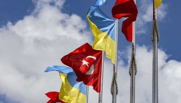 Понад 55% українців позитивно ставляться до Туреччини