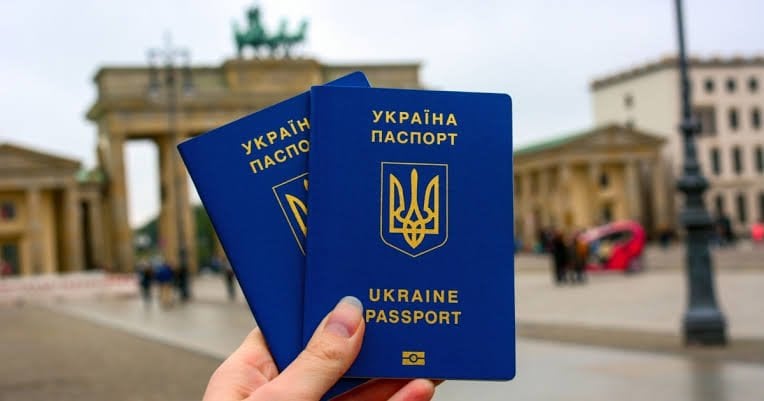 Українці стали найбільшою групою отримувачів перших дозволів на проживання в ЄС у 2025 р — Eurostat